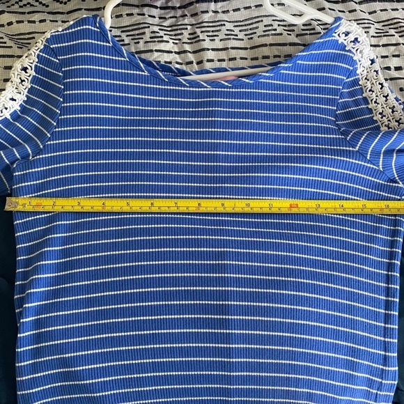 Lilly dress size medium - Picture 7 of 7